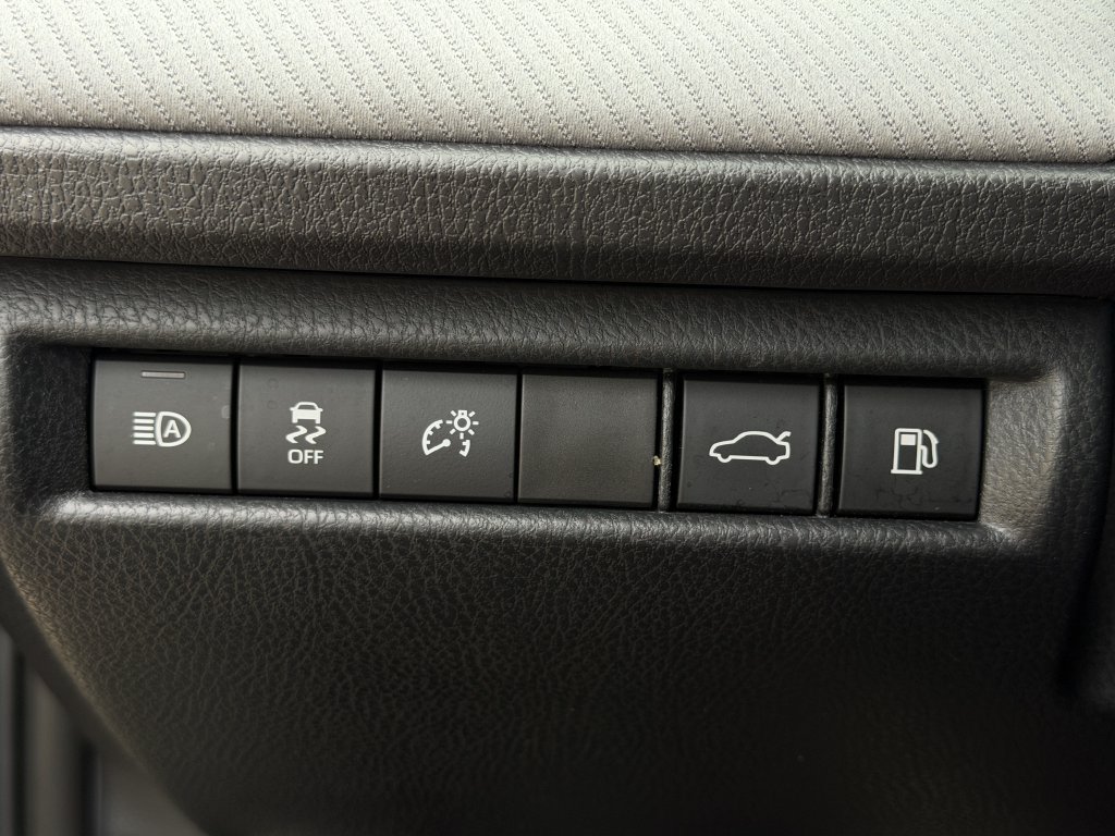 Used 2025 Toyota Camry SE FWD image 22
