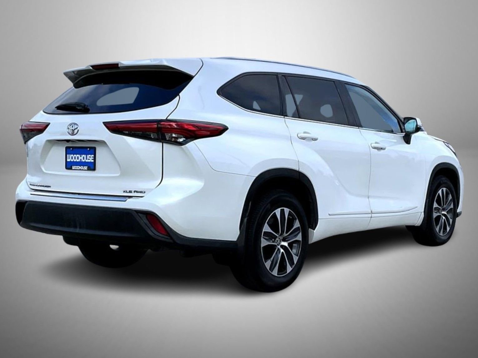 Used 2020 Toyota Highlander XLE image 5