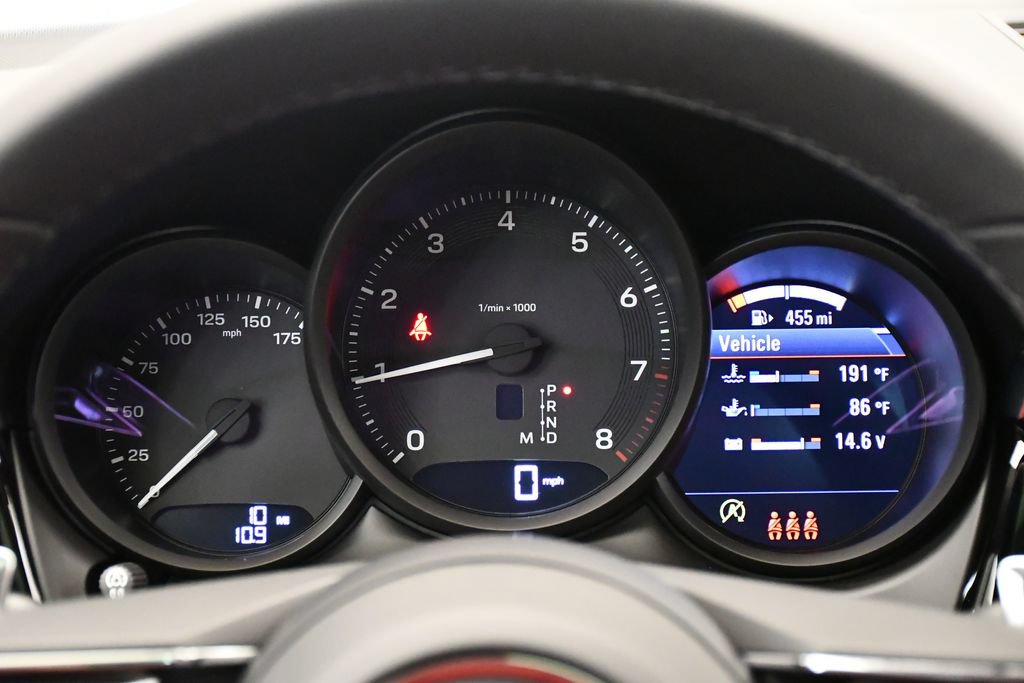 Certified 2026 Porsche Macan AWD/4WD image 30