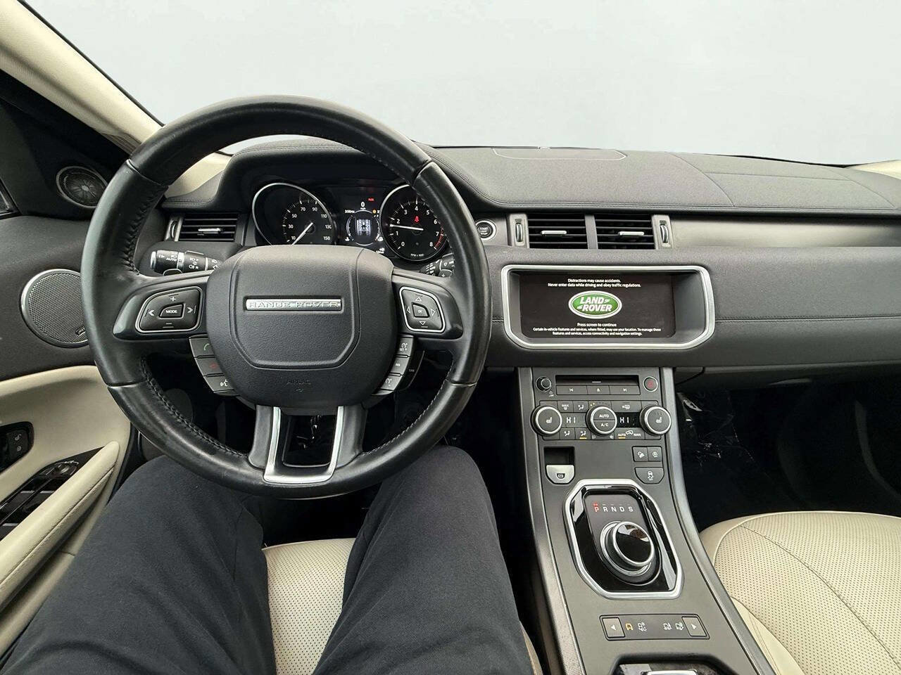 Used 2018 Land Rover Range Rover Evoque HSE image 15