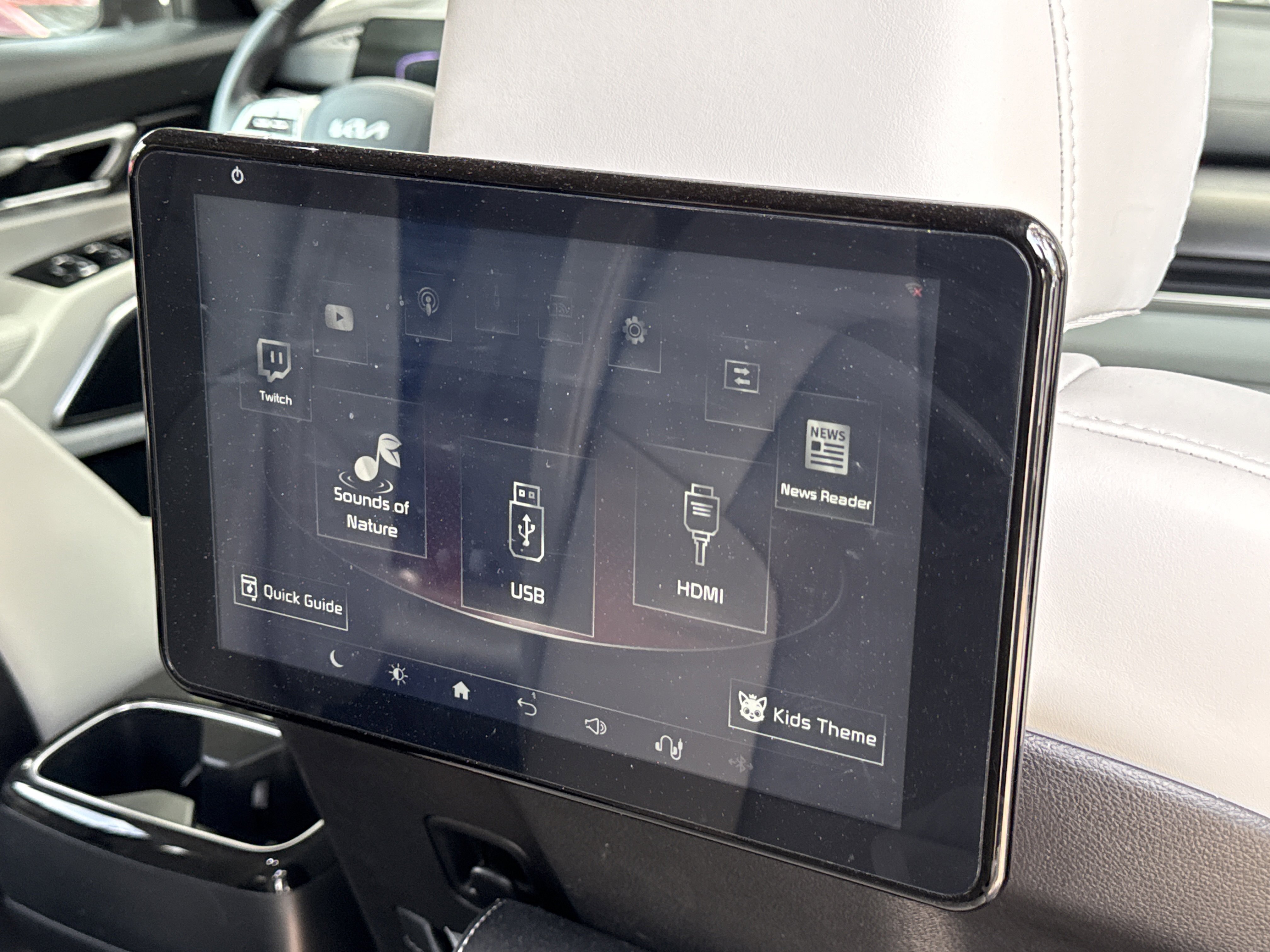 Used 2025 Kia Telluride S image 36