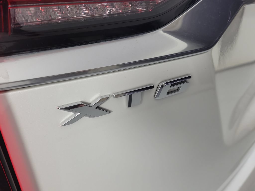 Certified 2023 Cadillac XT6 Premium Luxury FWD image 5