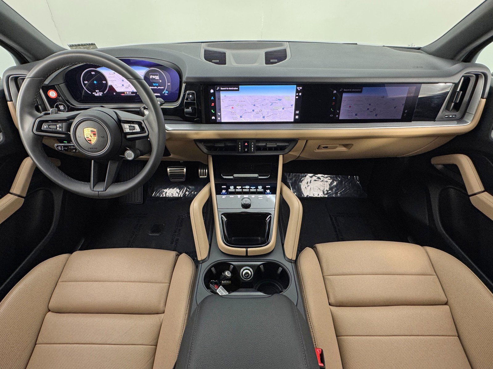 Used 2025 Porsche Cayenne S w/ Premium Package Plus image 13