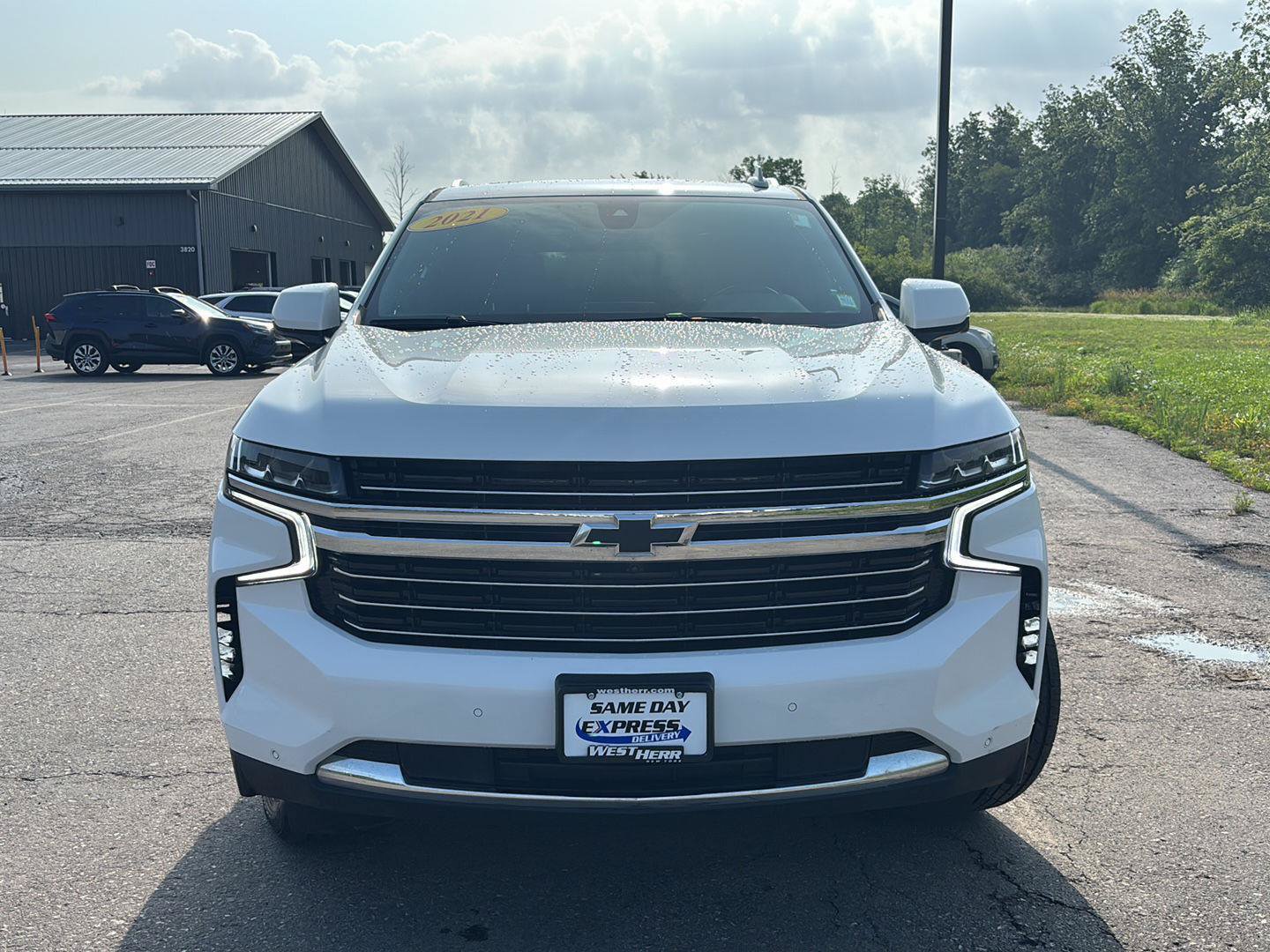 Used 2021 Chevrolet Tahoe LT w/ LT Signature Package AWD/4WD image 2