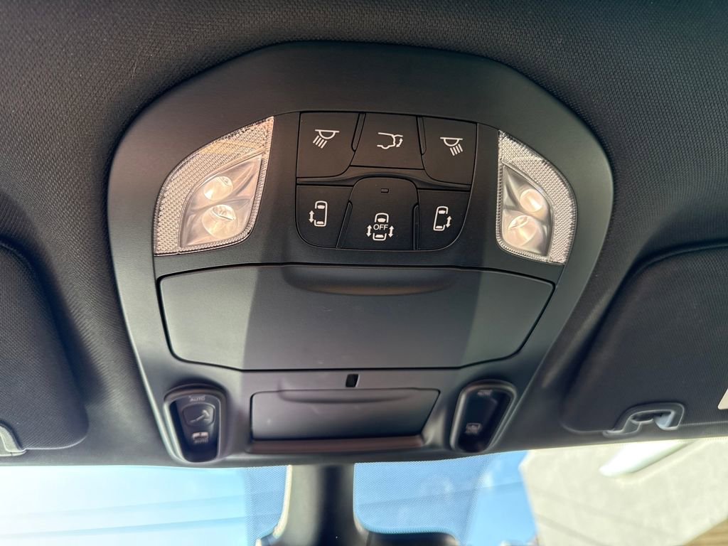 New 2026 Chrysler Pacifica Limited w/ S Appearance Package AWD/4WD image 33