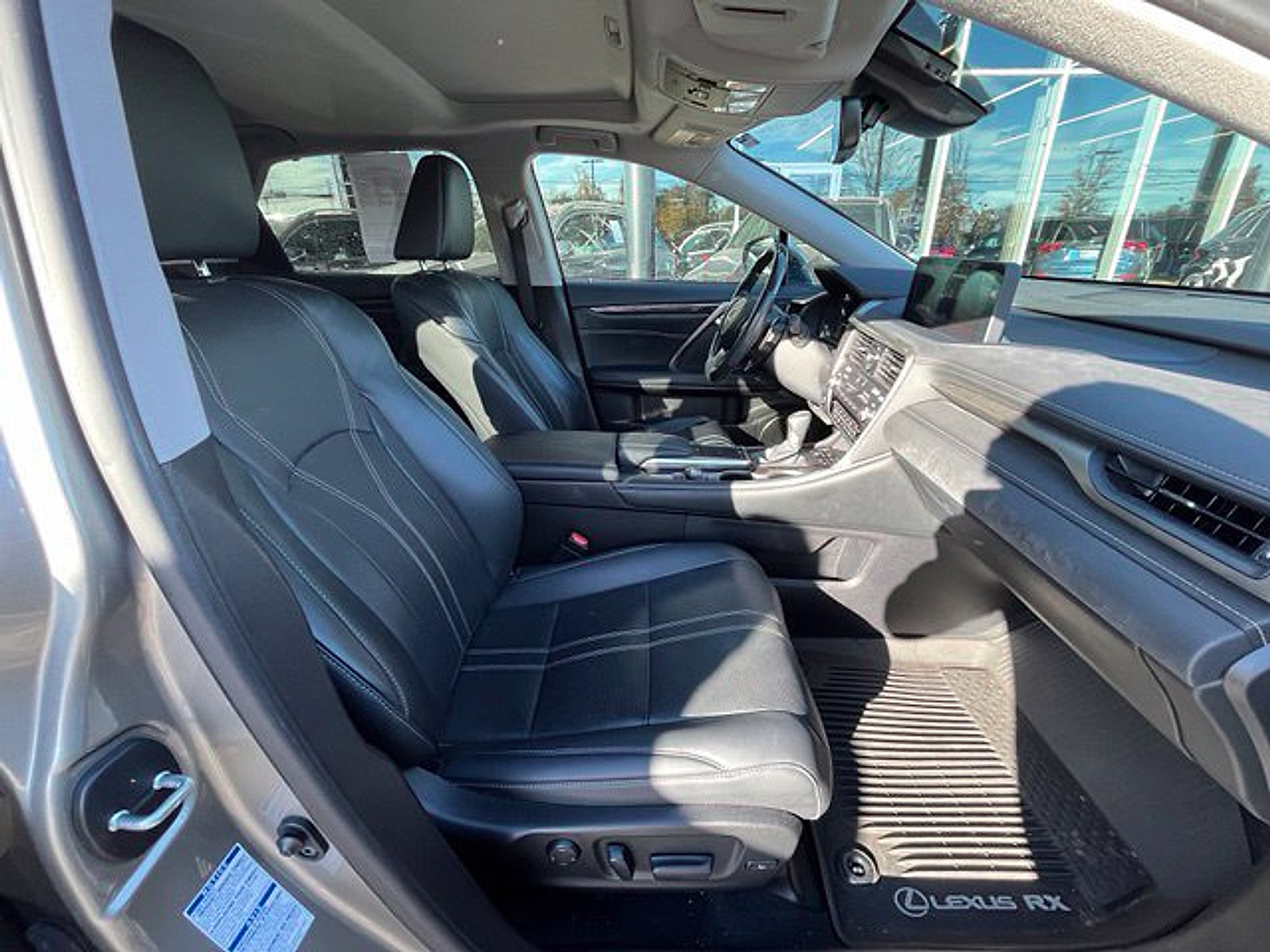 Used 2021 Lexus RX 450h AWD w/ Luxury Package image 11