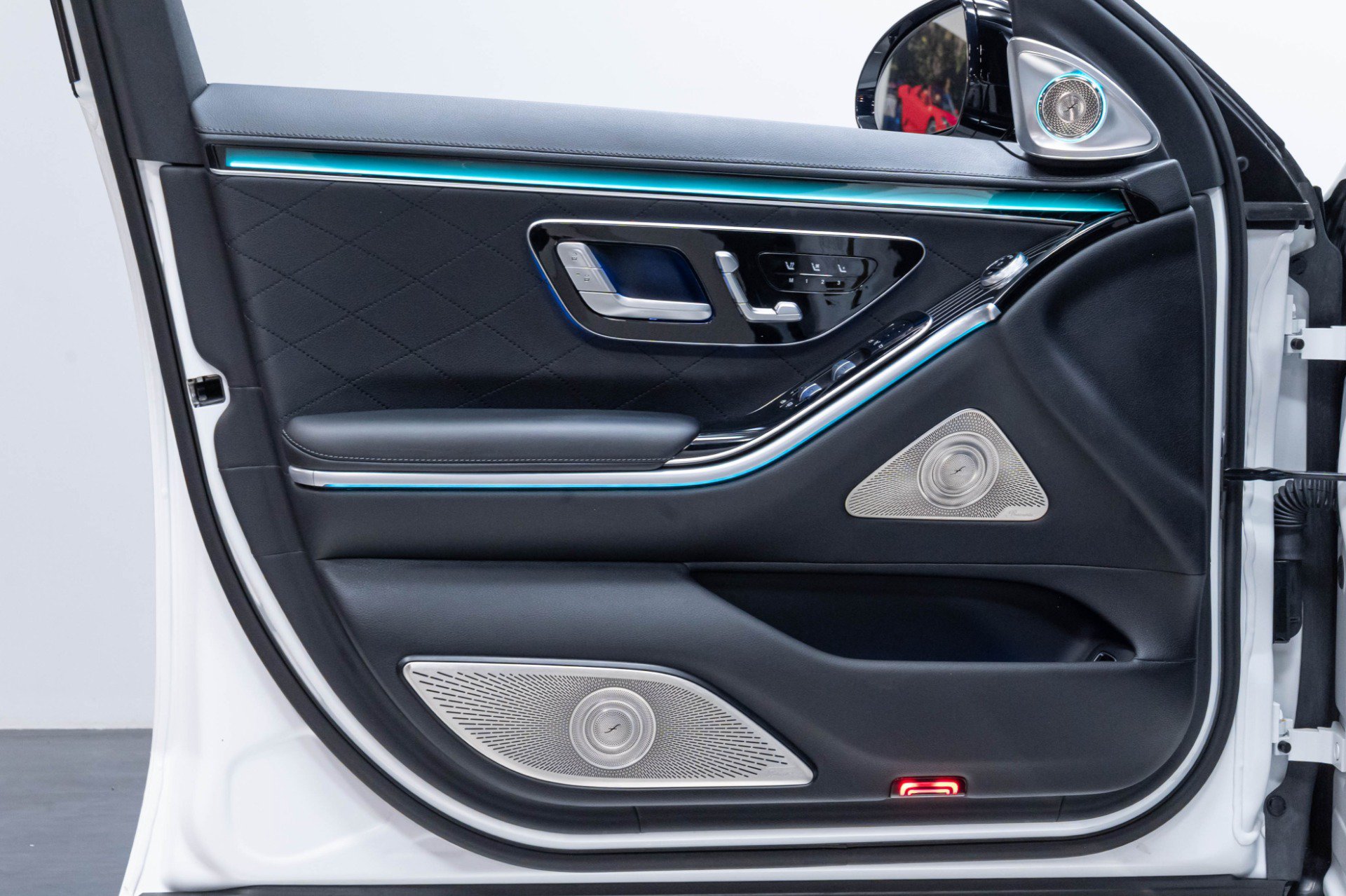Used 2024 Mercedes-Benz S 580 4MATIC Sedan image 4