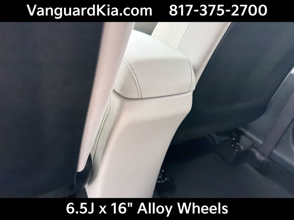 Certified 2025 Kia Soul LX FWD image 25
