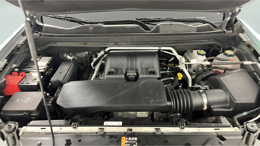Used 2025 Chevrolet Colorado Trail Boss AWD/4WD image 38