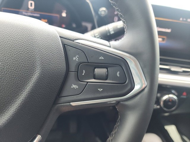 Used 2025 Chevrolet Trax ACTIV w/ Driver Confidence Package FWD image 32