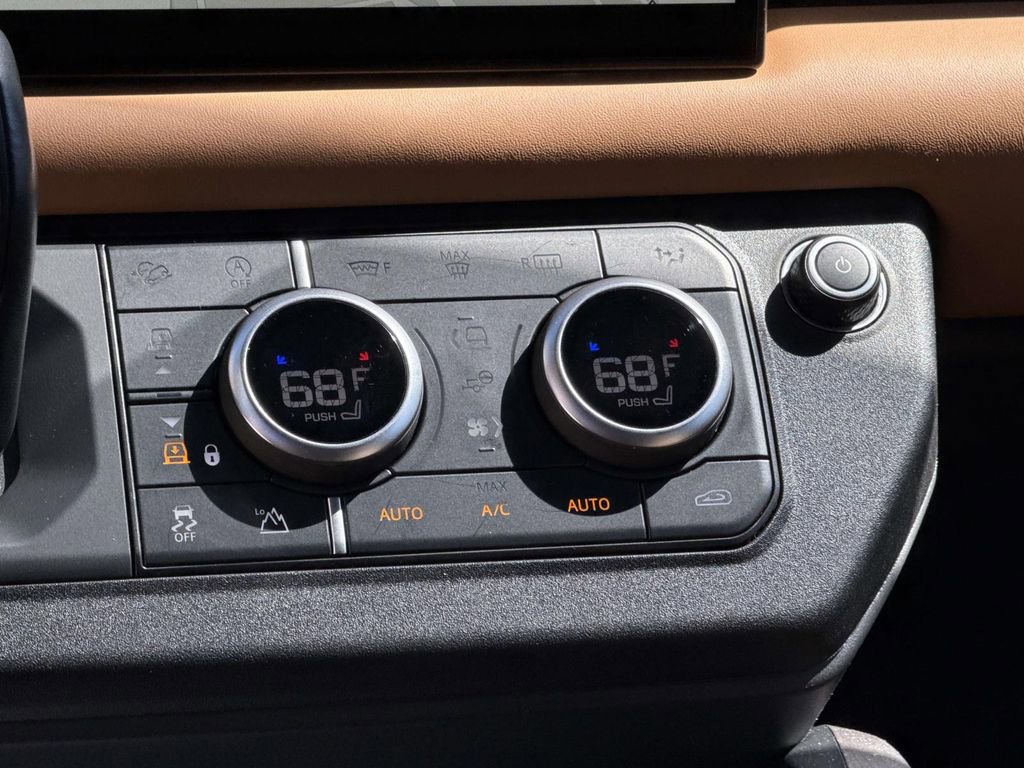 Used 2023 Land Rover Defender 130 X image 34