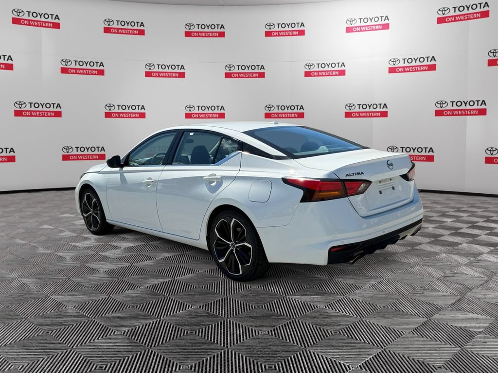Used 2024 Nissan Altima 2.5 SR FWD image 7