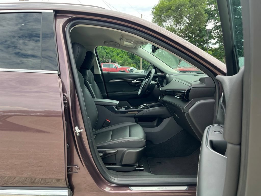 Used 2024 Buick Envision Preferred AWD/4WD image 32