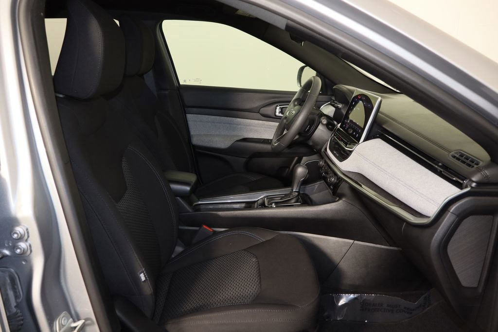 Used 2023 Jeep Compass Sport image 19