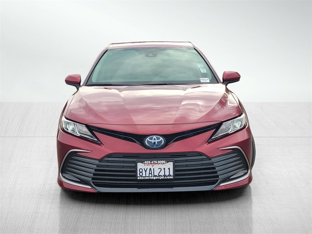 Used 2021 Toyota Camry LE image 2