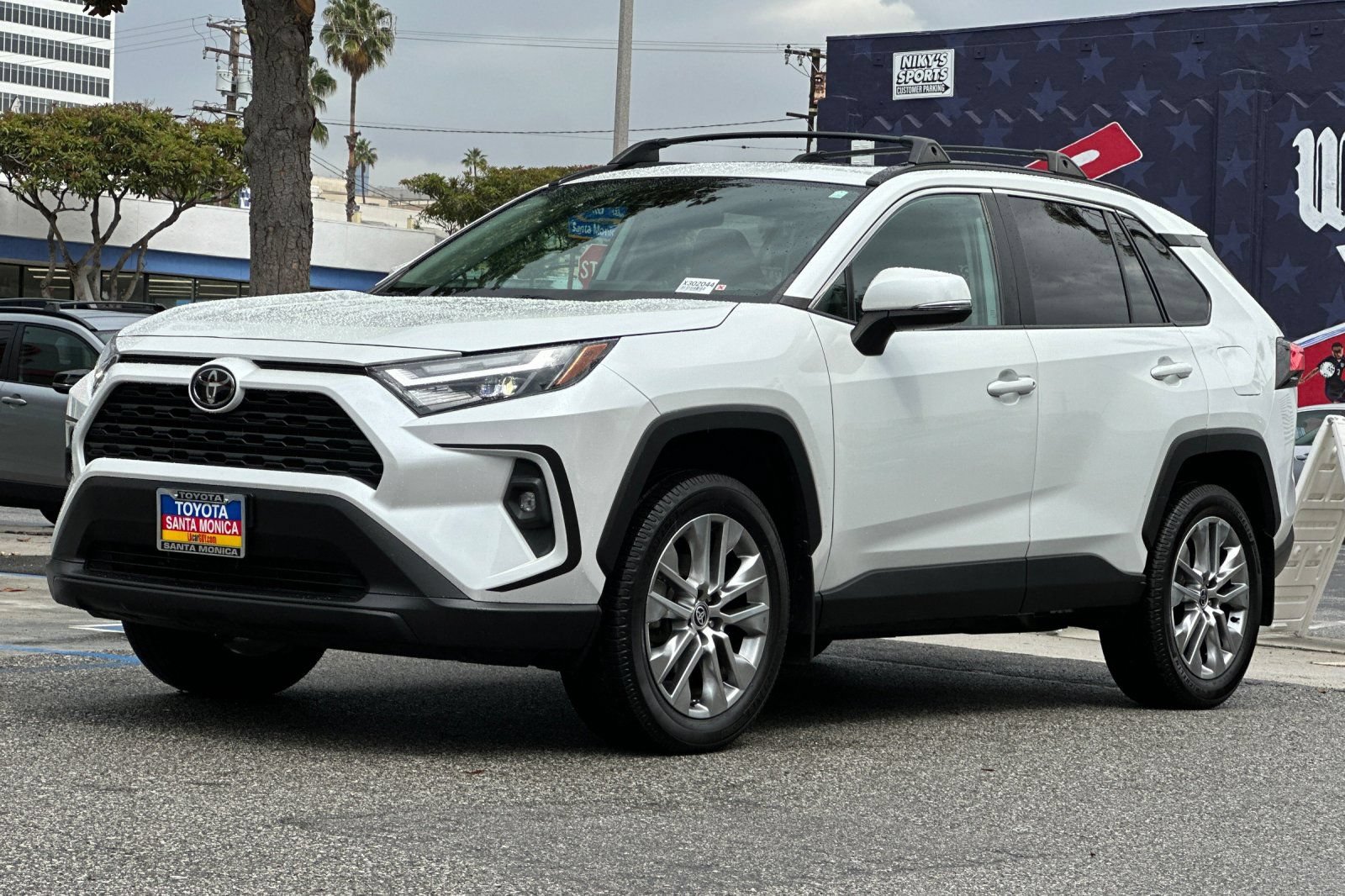 Used 2024 Toyota RAV4 XLE Premium FWD image 8