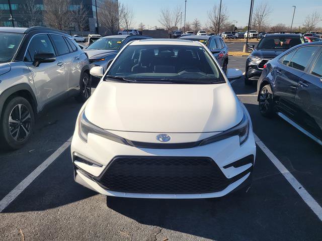 Used 2025 Toyota Corolla SE w/ SE Premium Package image 34