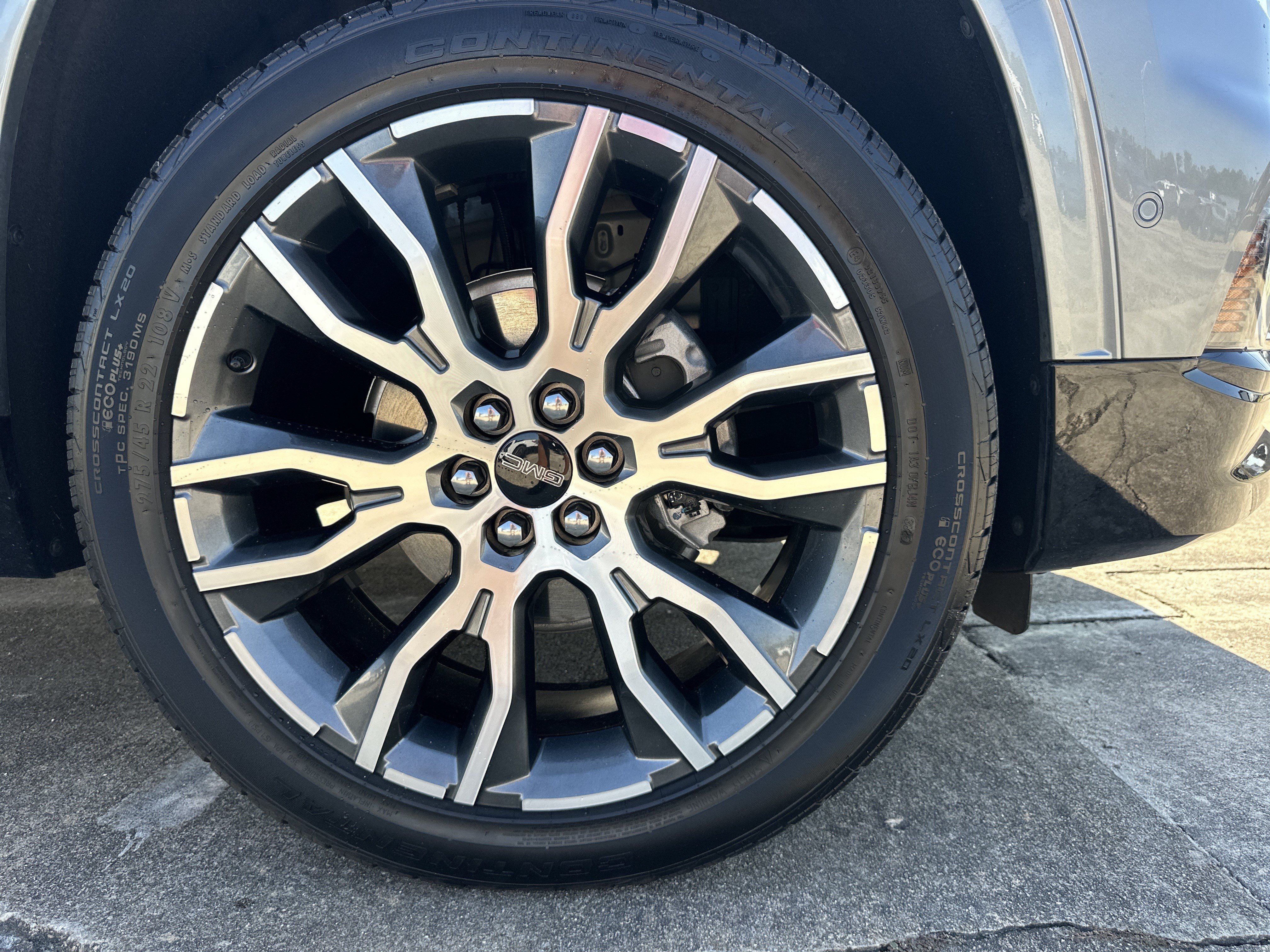 Certified 2026 GMC Acadia Denali Ultimate w/ LPO, All-Weather Package AWD/4WD image 13