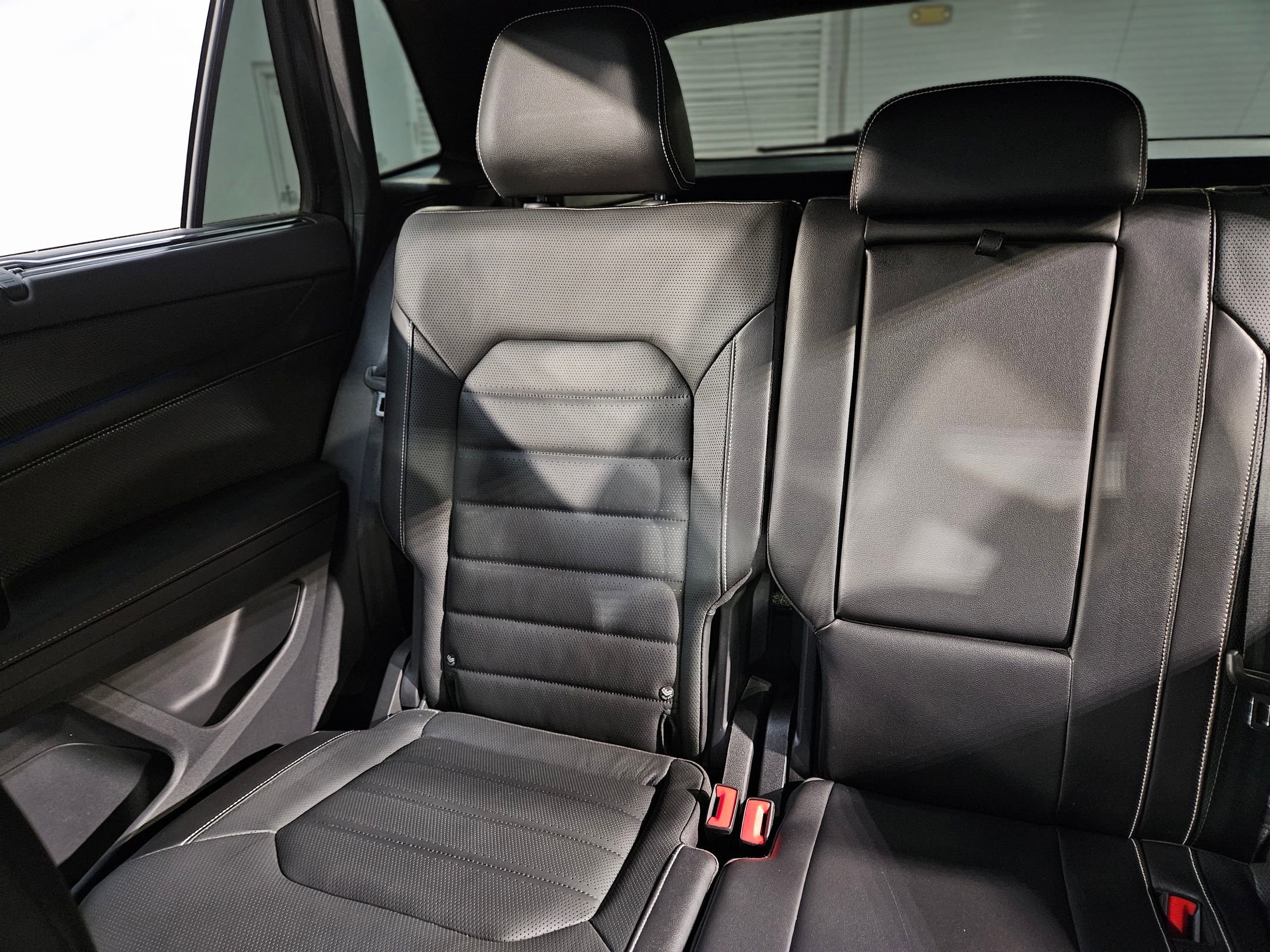 Used 2024 Volkswagen Atlas Cross Sport SEL R-Line image 12