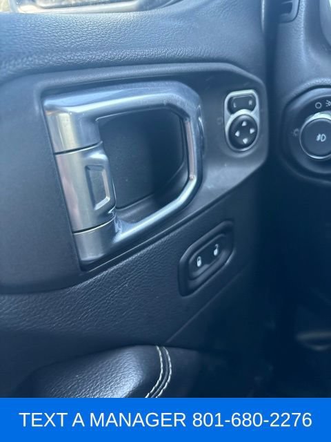 Used 2018 Jeep Wrangler Unlimited Sahara w/ Cold Weather Group AWD/4WD image 18
