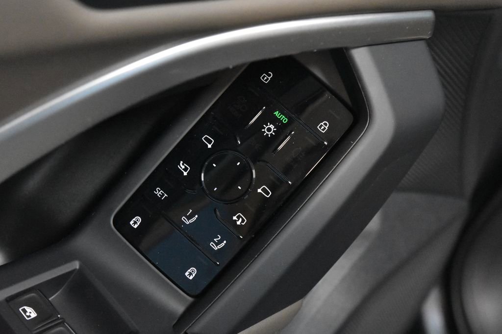 Certified 2025 Audi Q5 Premium w/ Convenience Package image 5