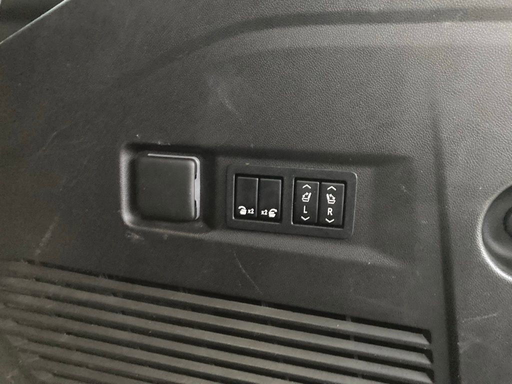 Used 2021 Chevrolet Tahoe RST w/ Luxury Package image 28