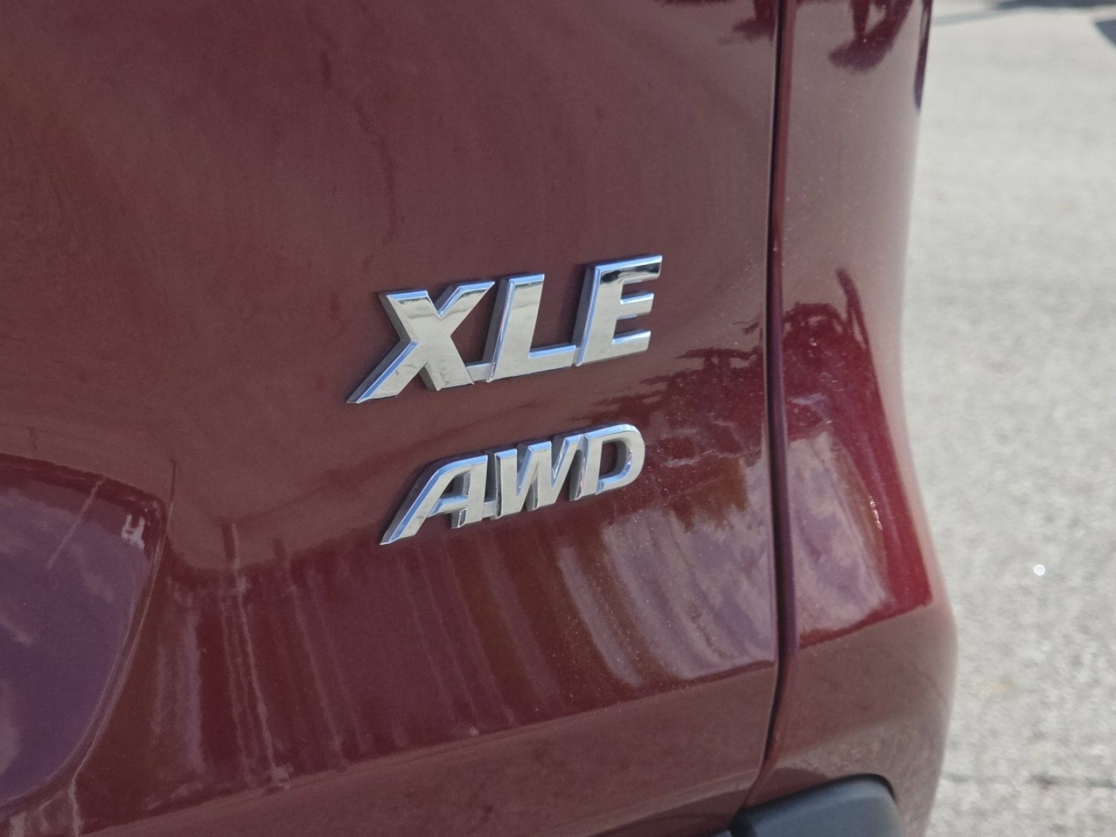 Used 2025 Toyota RAV4 XLE w/ Convenience Package image 10