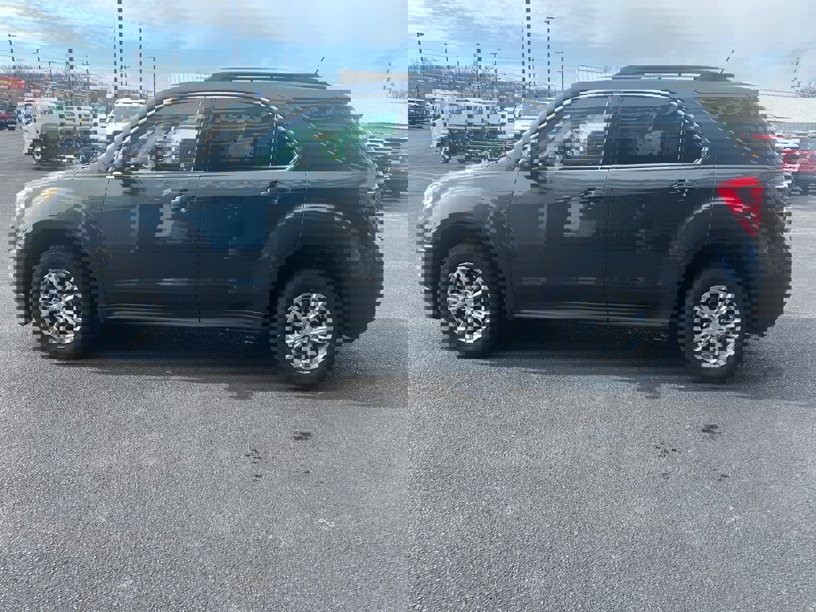 Used 2017 Chevrolet Equinox LT image 9