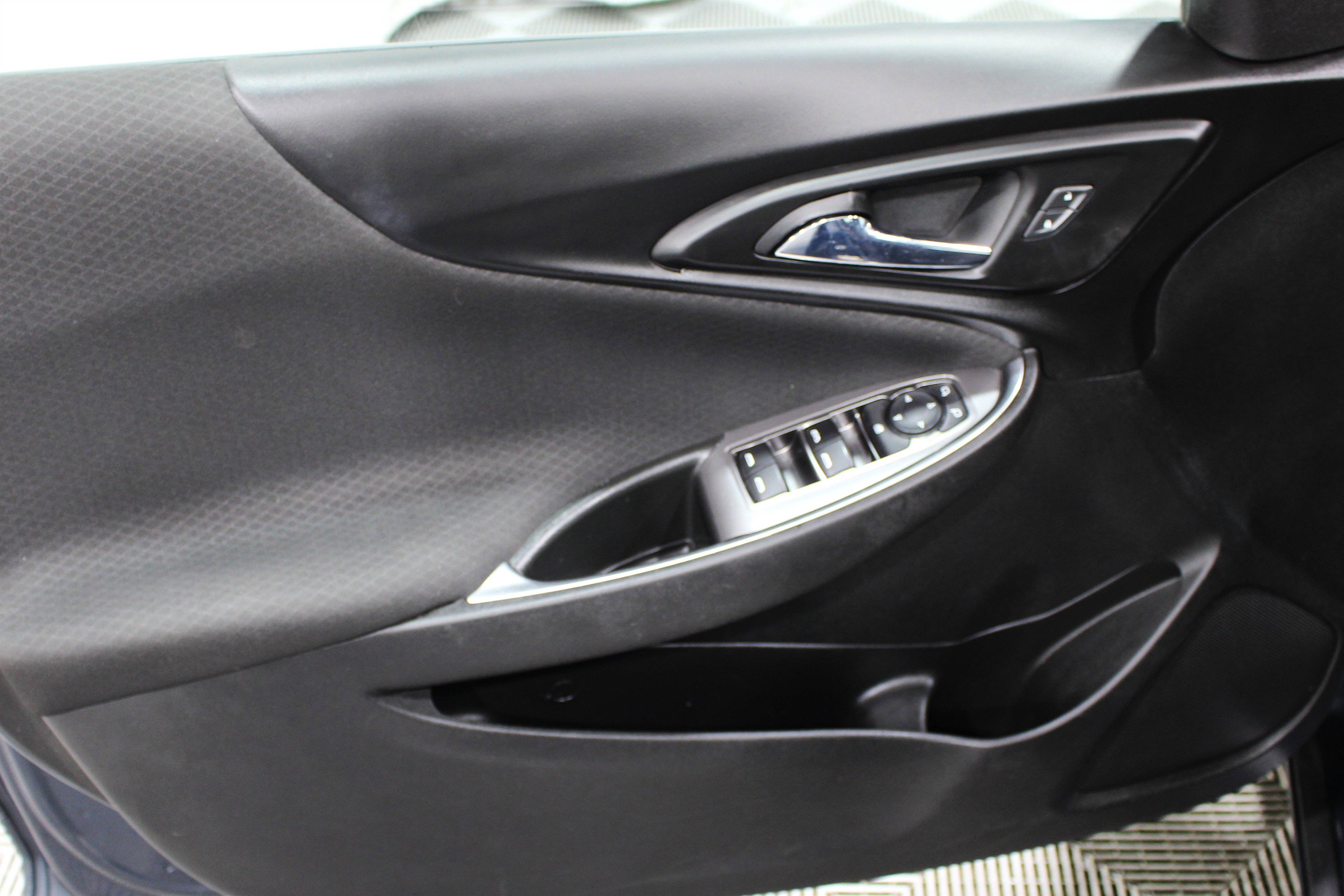 Used 2020 Chevrolet Malibu LT FWD image 6
