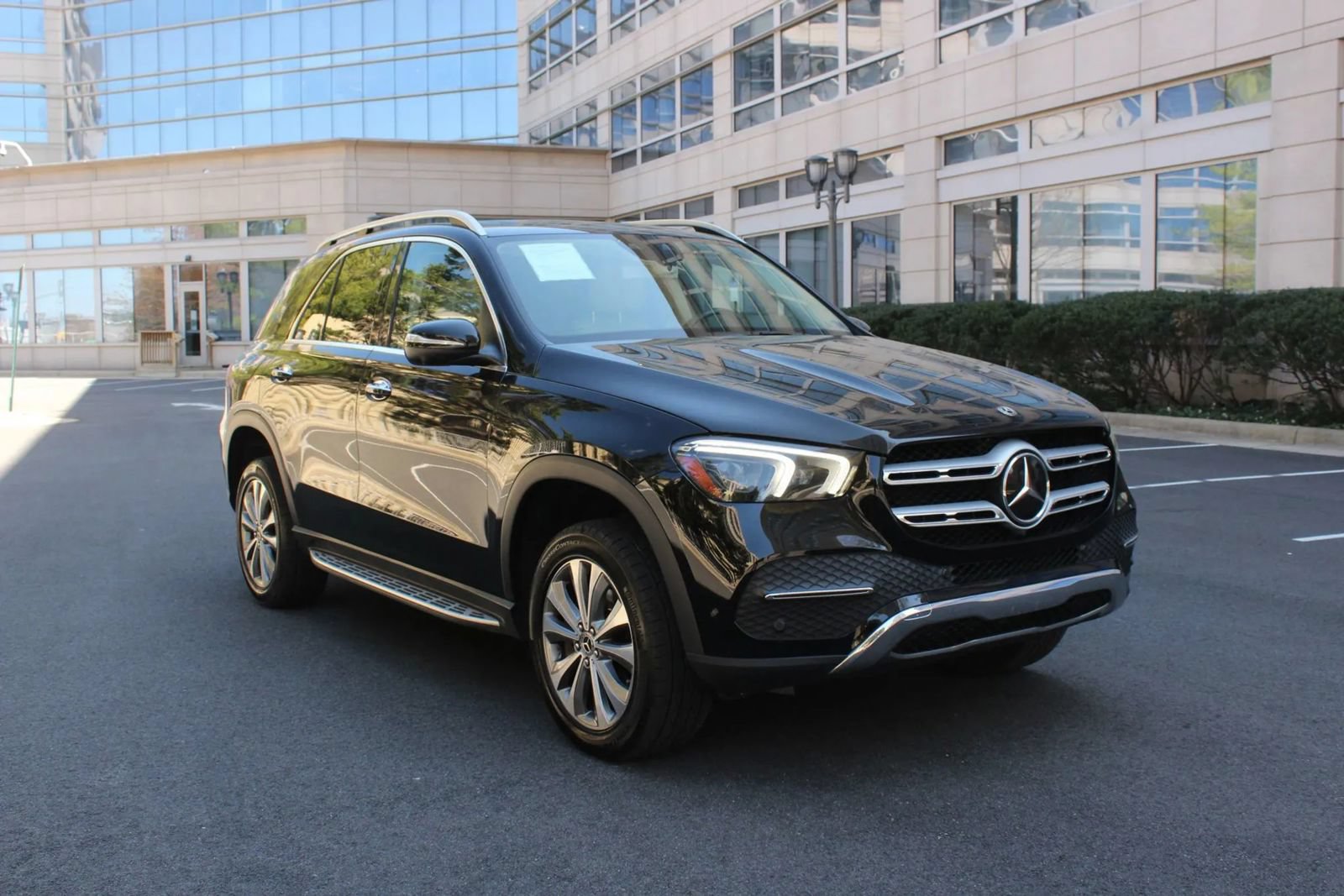 Used 2020 Mercedes-Benz GLE 350 4MATIC image 1