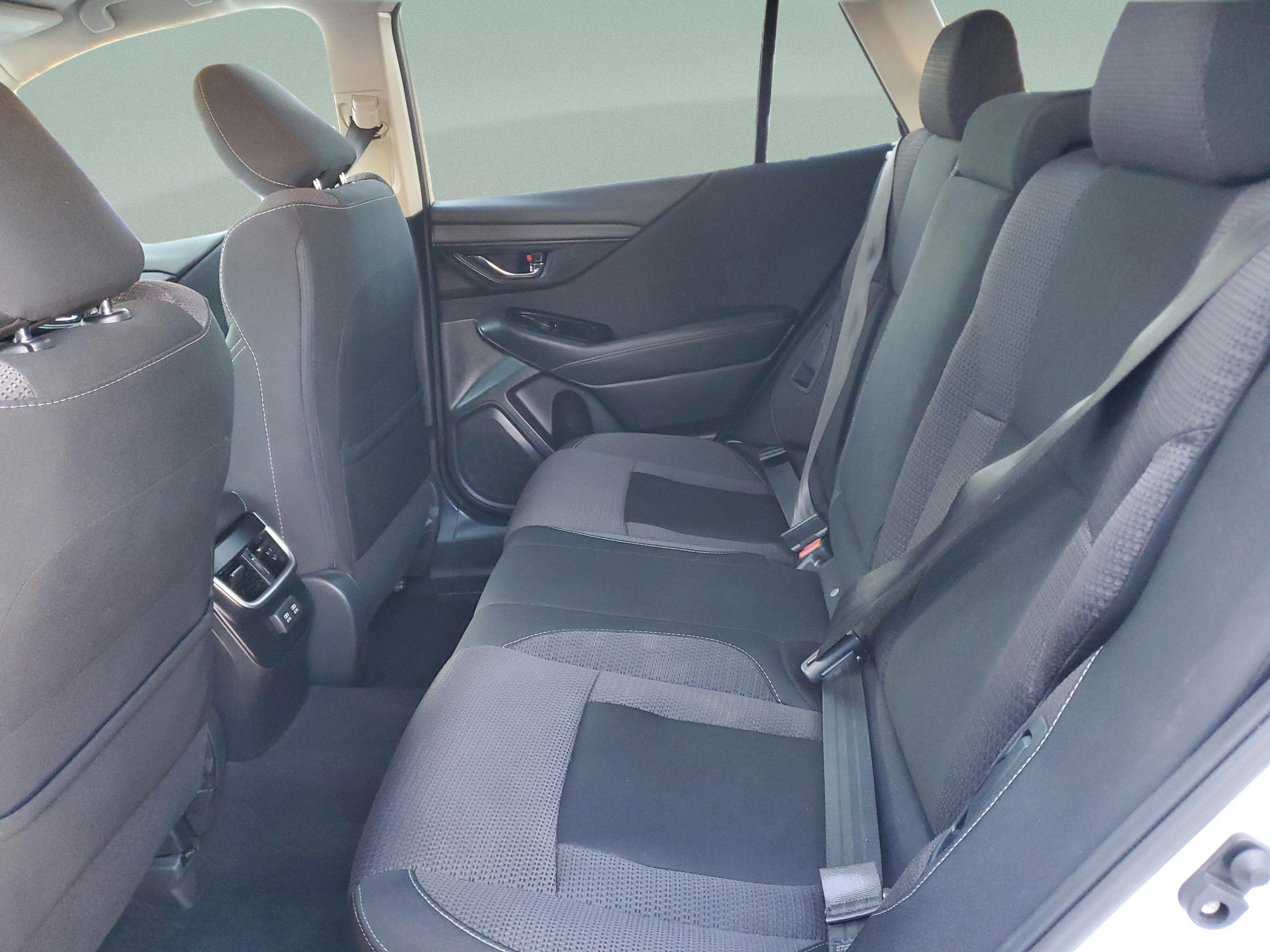 Used 2022 Subaru Outback Premium image 7