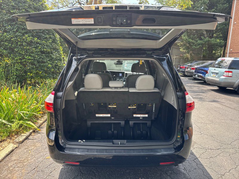 Used 2018 Toyota Sienna Limited Premium AWD/4WD image 34