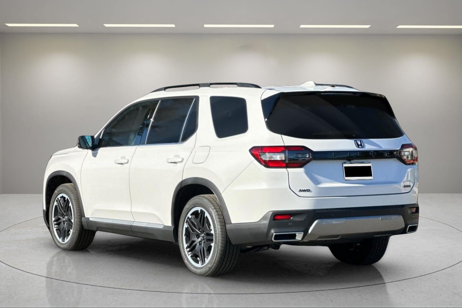 New 2026 Honda Pilot Touring image 3