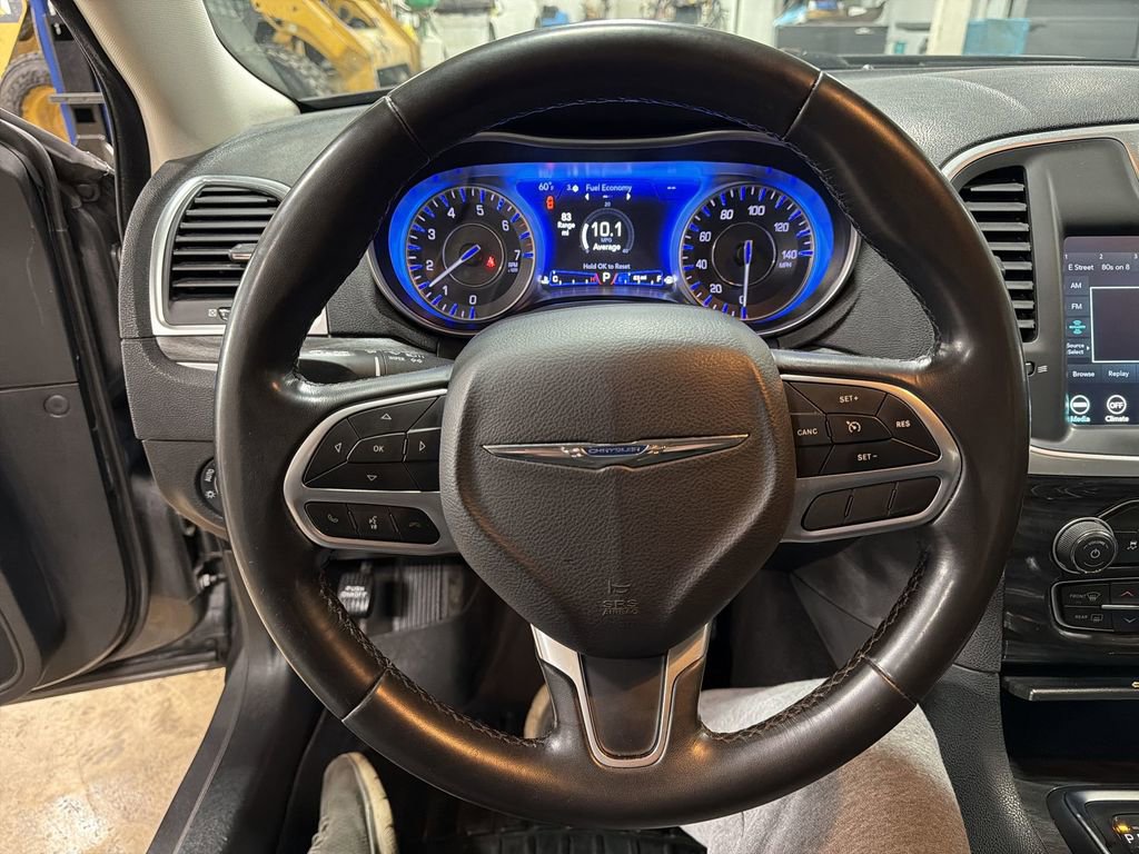 Used 2021 Chrysler 300 Touring L image 11