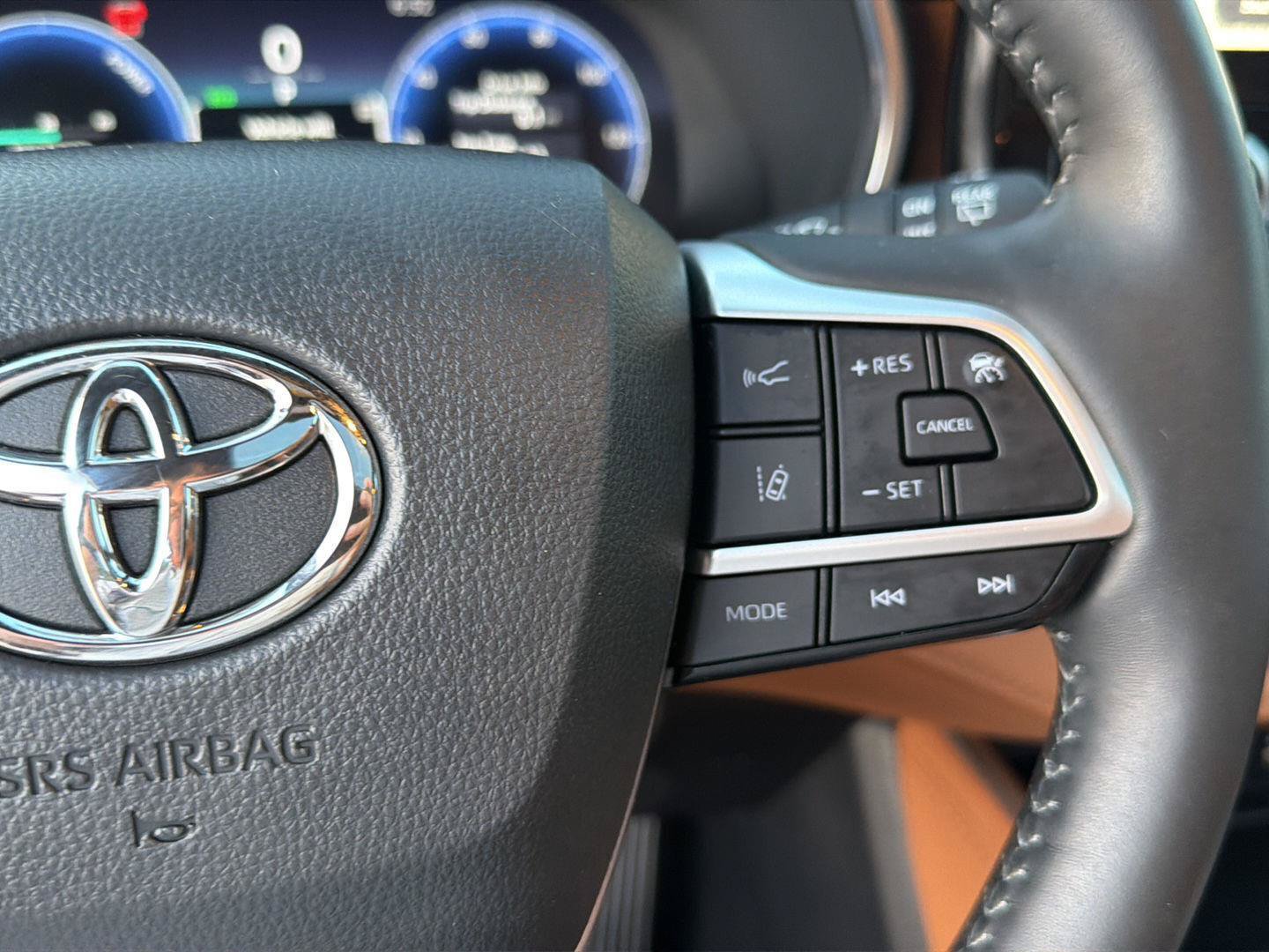 Certified 2024 Toyota Highlander Platinum AWD/4WD image 24