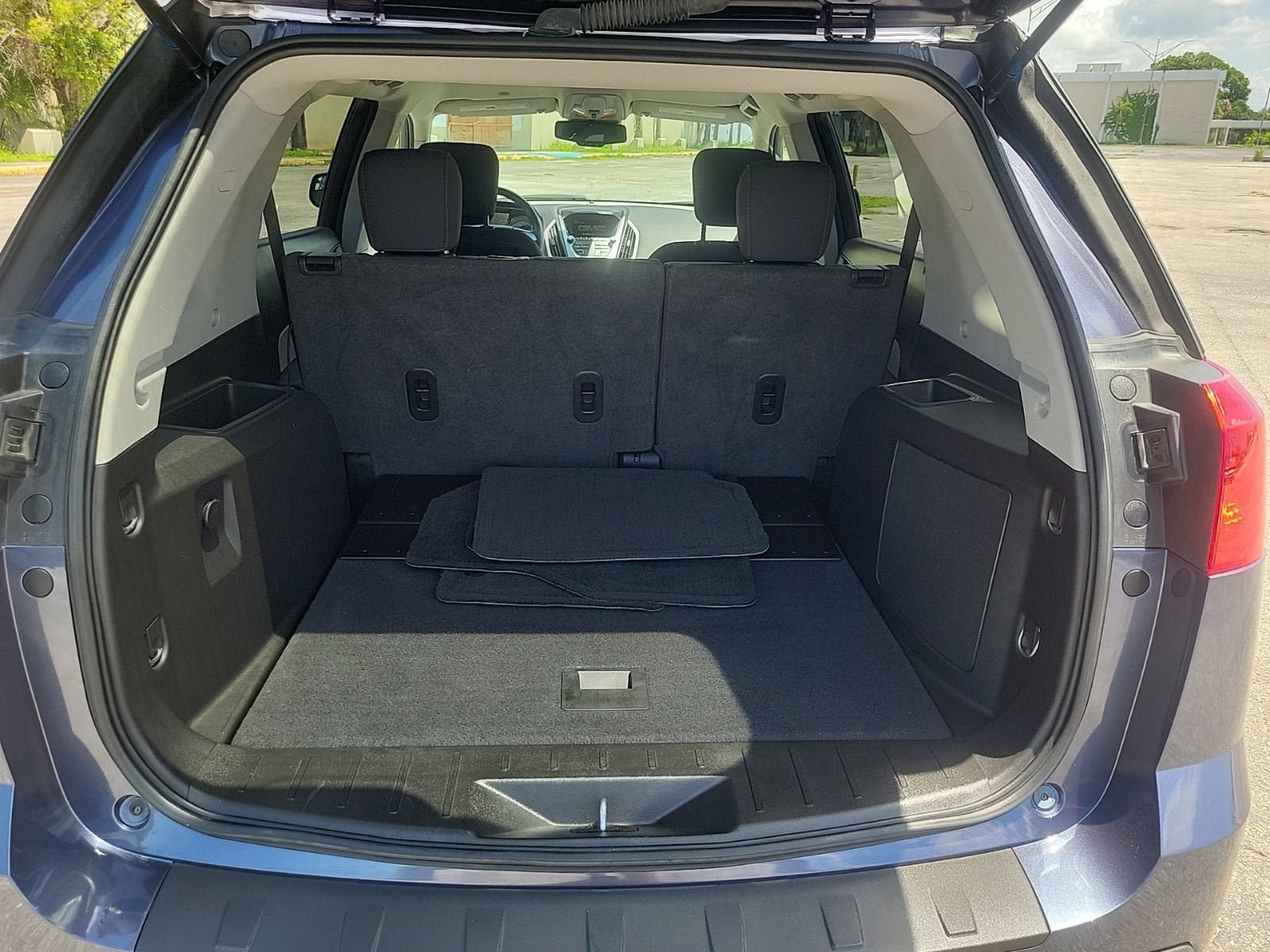 Used 2013 GMC Terrain SLE w/ LPO, Chrome Package FWD image 8
