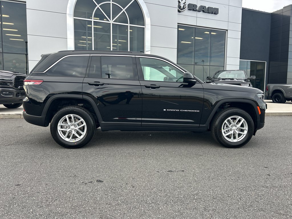 New 2025 Jeep Grand Cherokee Laredo RWD image 6
