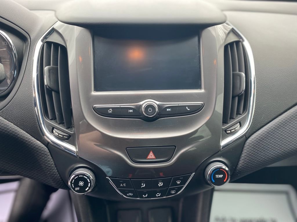 Used 2018 Chevrolet Cruze LT image 25