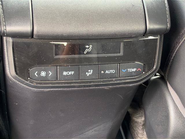 Used 2023 Toyota Highlander Limited AWD/4WD image 18