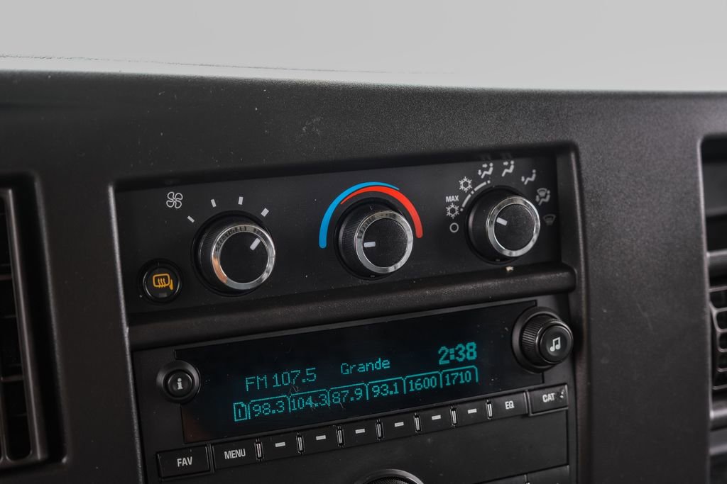 Used 2022 GMC Savana 2500 RWD image 18