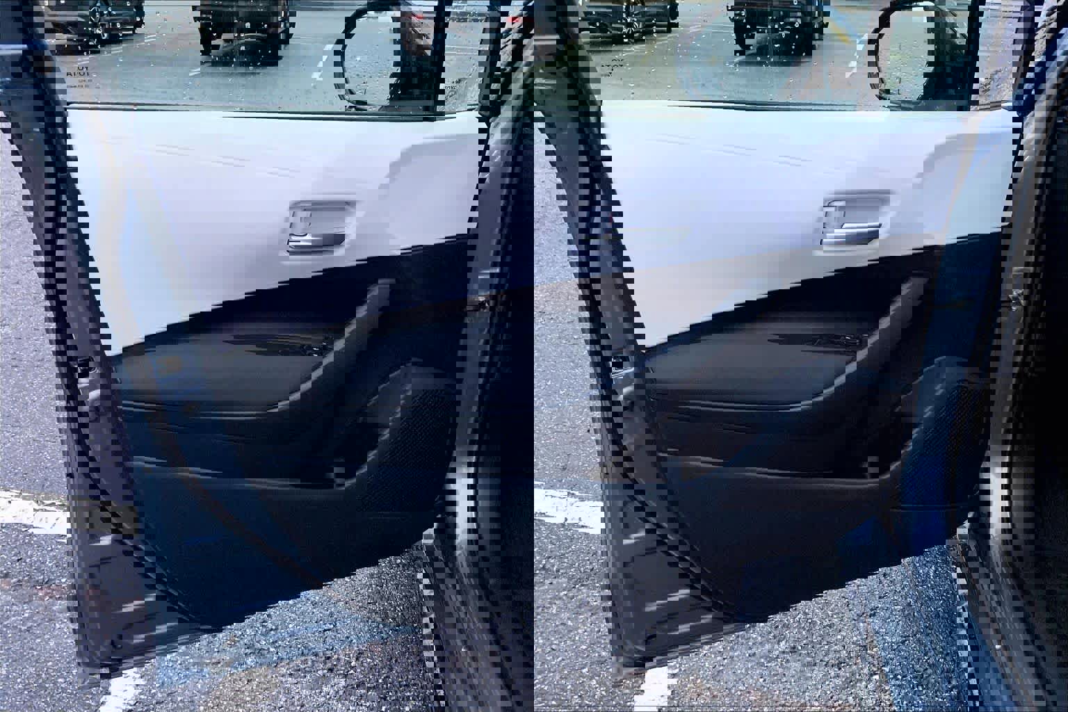 Used 2026 Toyota Corolla SE w/ SE Package image 40