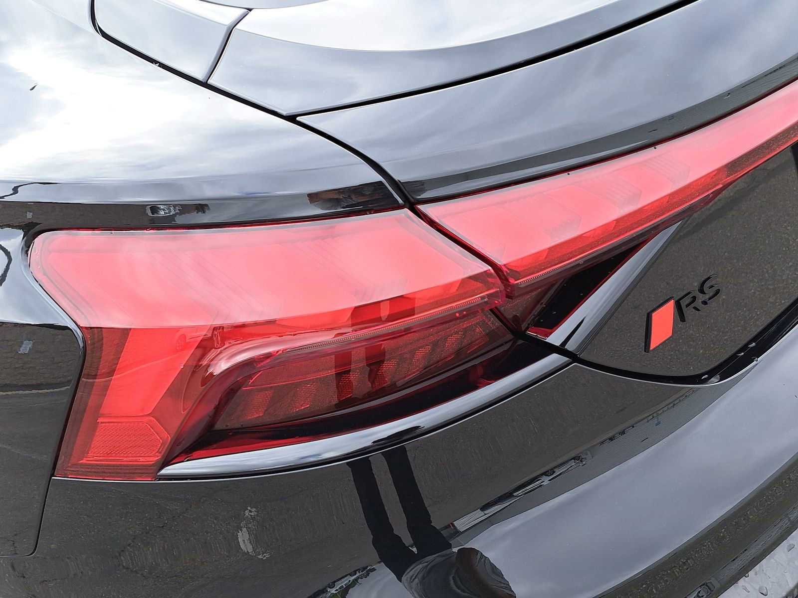 New 2026 Audi RS e-tron GT performance image 37