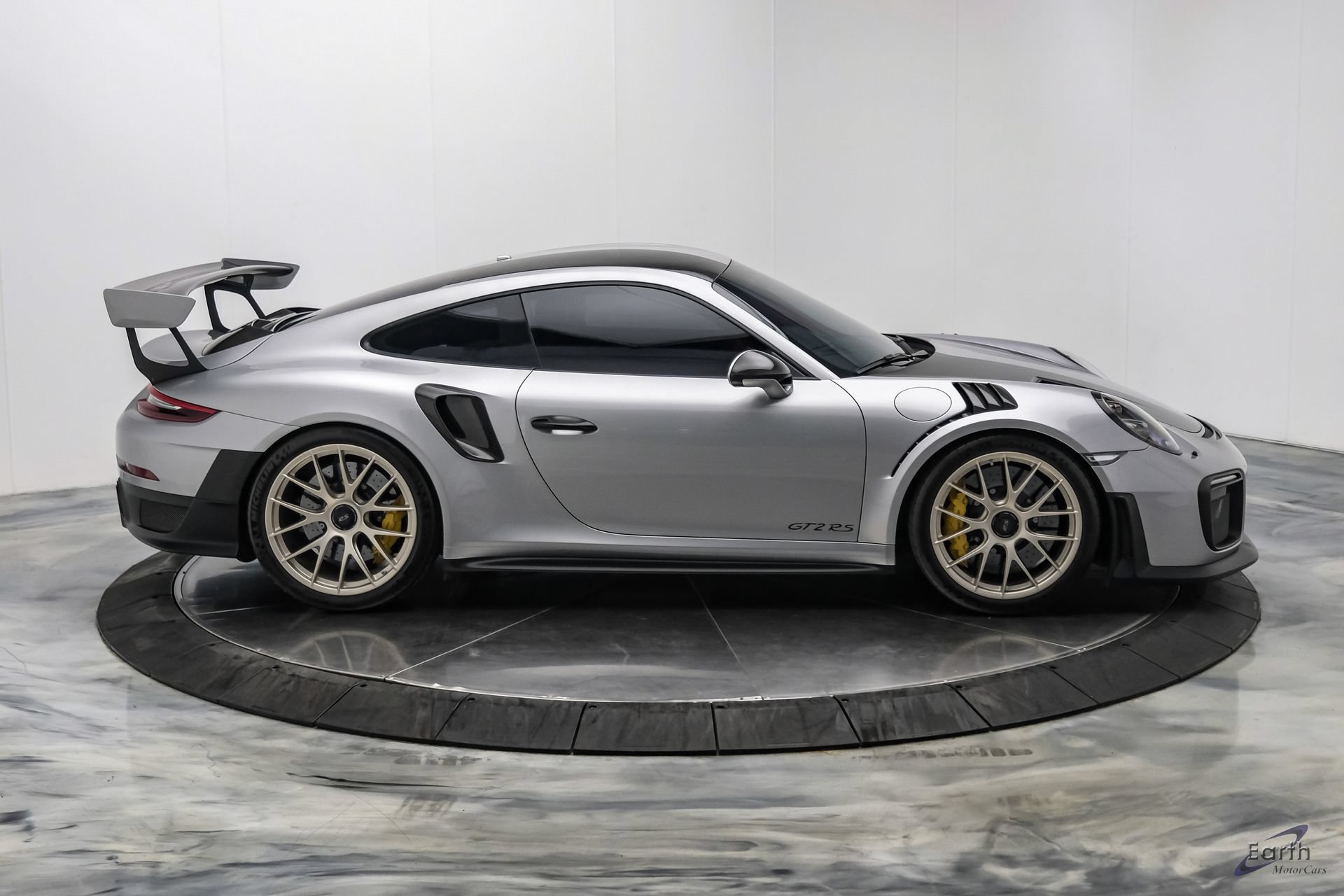 Used 2018 Porsche 911 GT2 RS RWD image 26