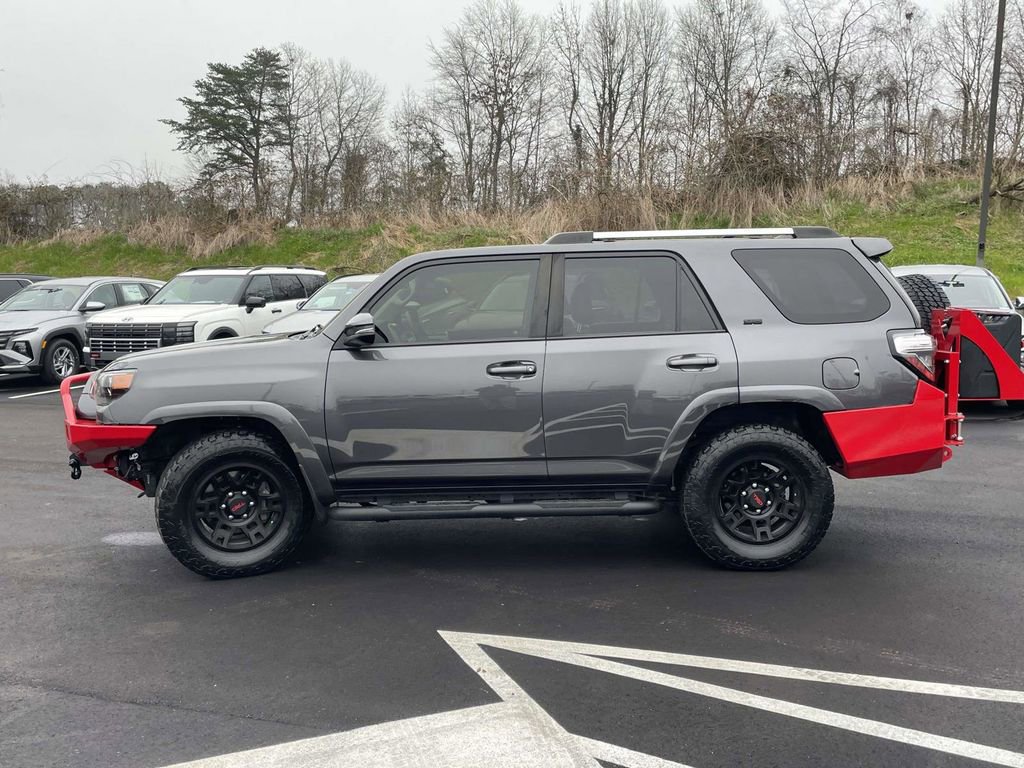 Used 2022 Toyota 4Runner SR5 Premium w/ Moonroof Package image 6