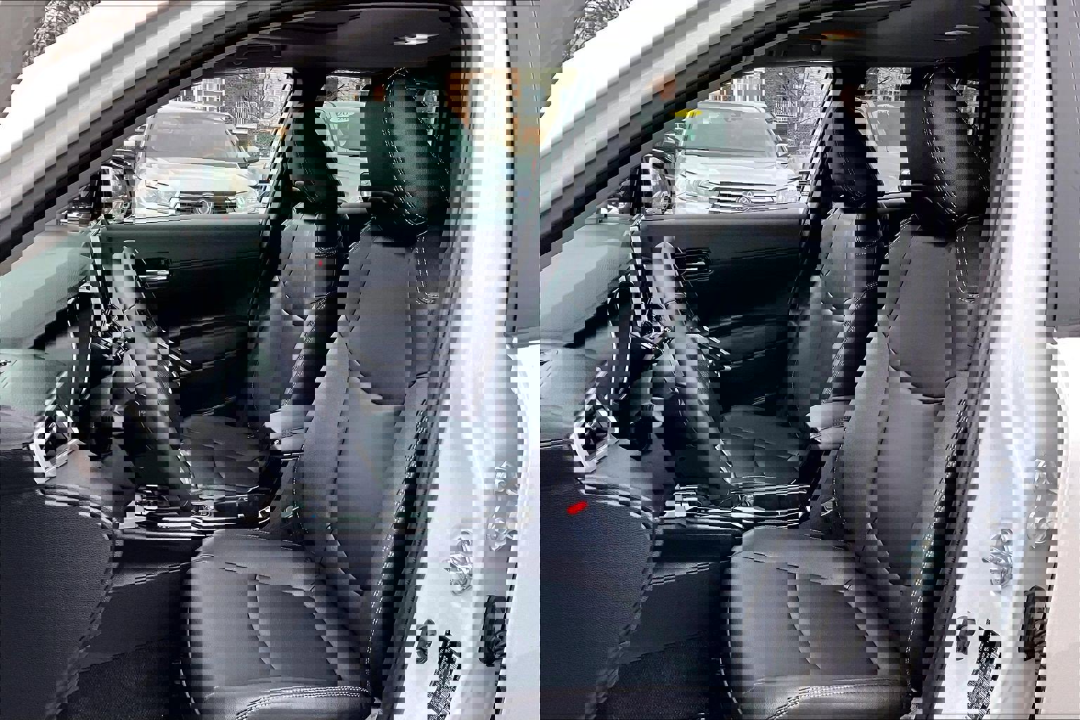 Used 2025 Toyota Corolla Cross XLE image 24