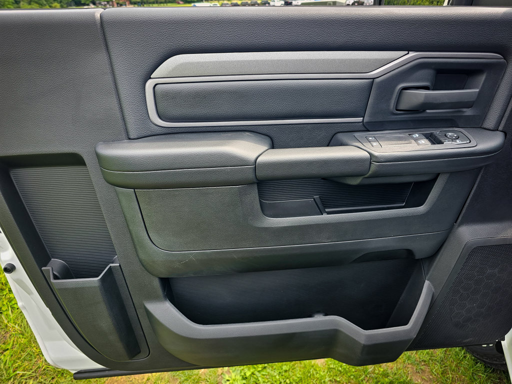 New 2026 RAM 3500 Tradesman AWD/4WD image 12