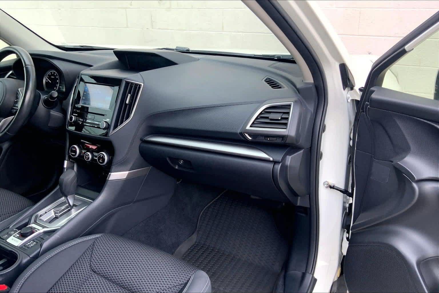 Used 2020 Subaru Forester Premium AWD/4WD image 23