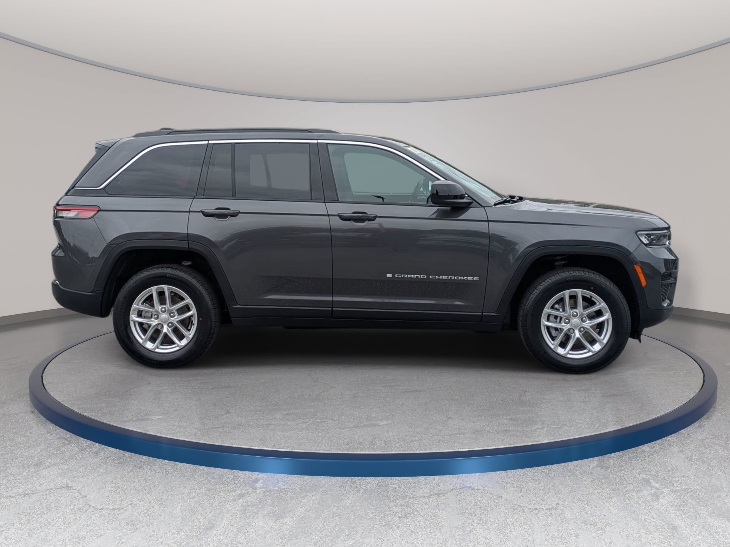 New 2026 Jeep Grand Cherokee Laredo X AWD/4WD image 4