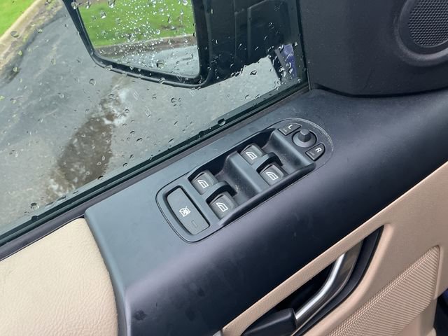 Used 2010 Land Rover LR2 HSE image 11