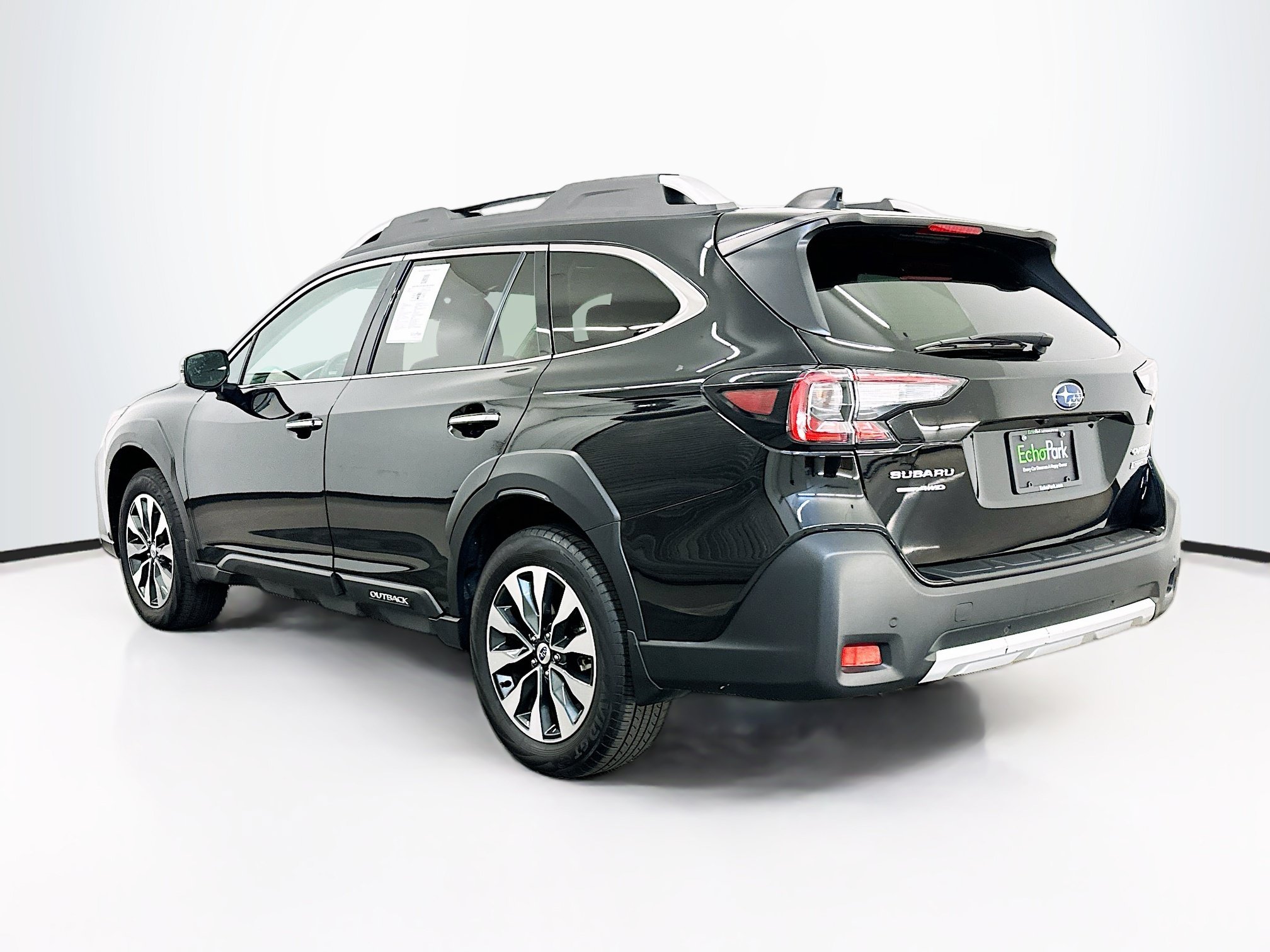 Used 2023 Subaru Outback Touring XT AWD/4WD image 5